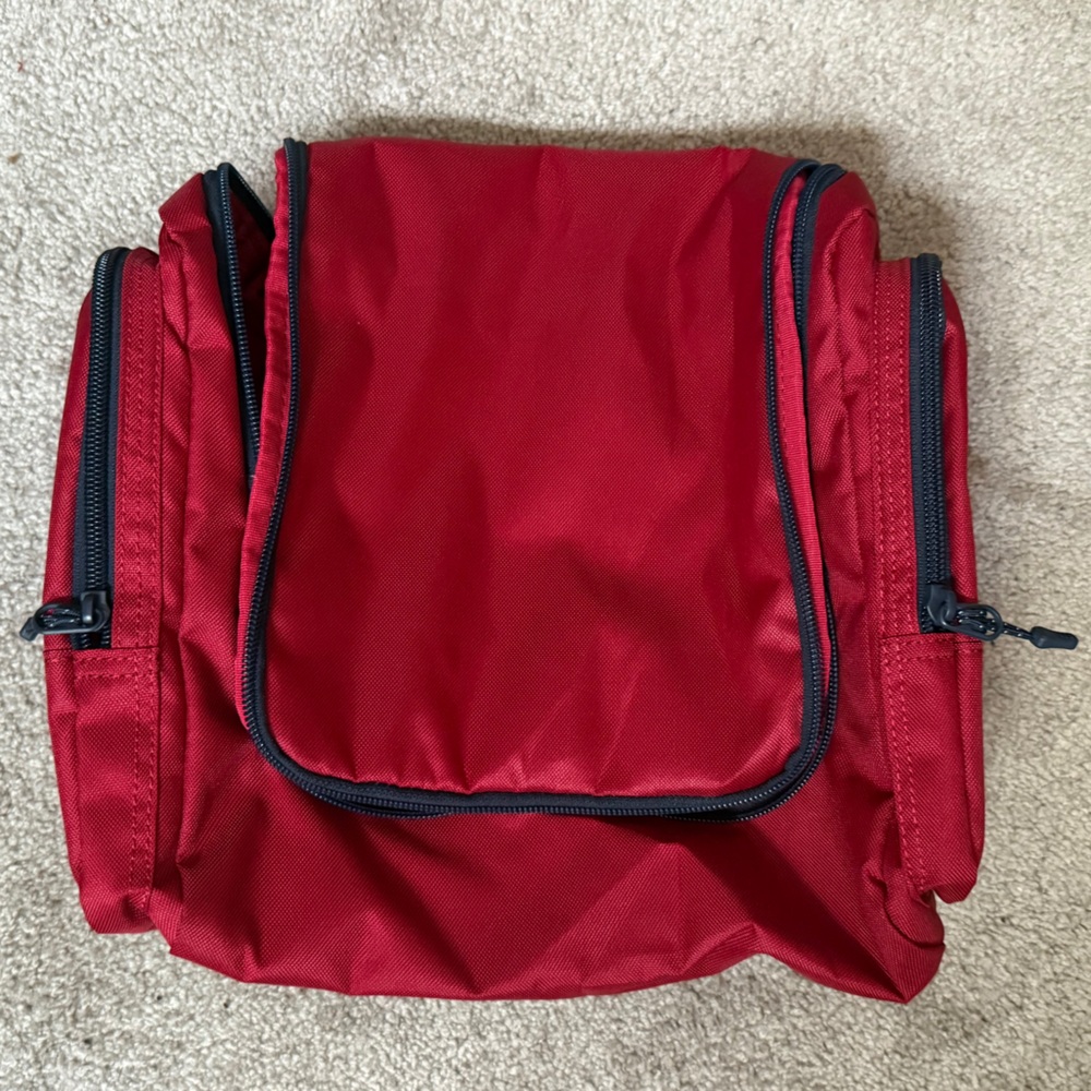 Land’s End Hanging Toiletry Bag